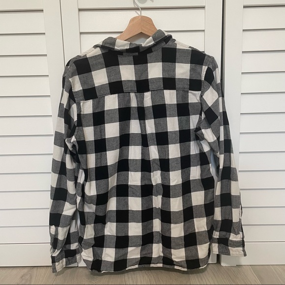 Uniqlo B&W Flannel - Picture 2 of 3